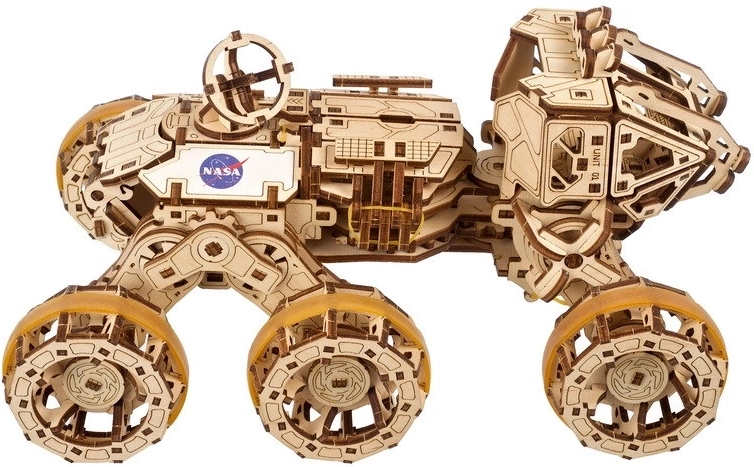Detalles realistas con pegatina oficial de la NASA