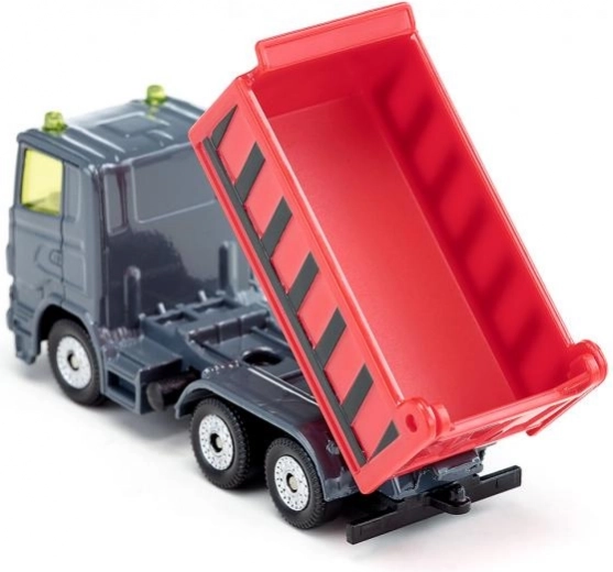Dos cajas basculantes con compuertas abatibles