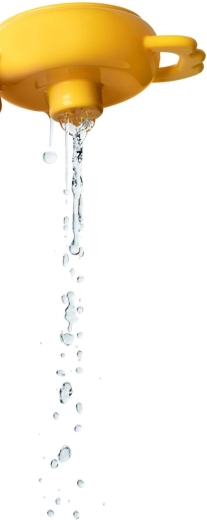 Recoge y rocía agua