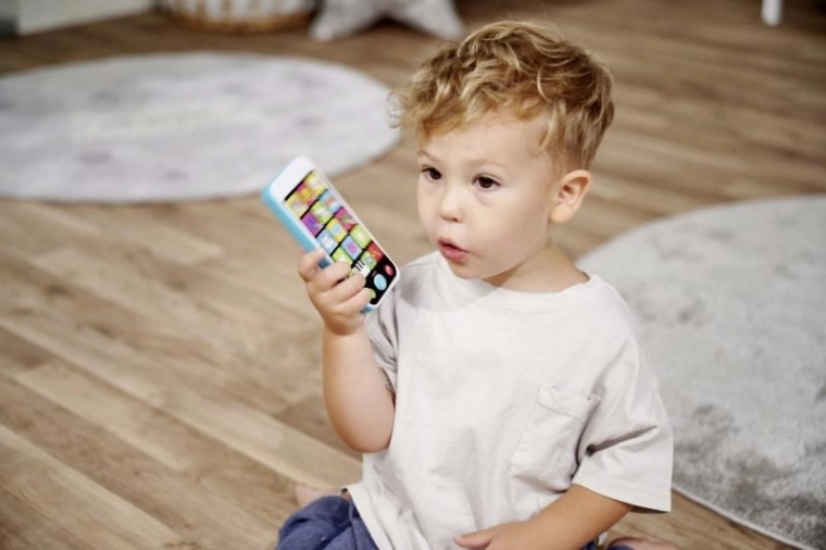 Jugar al teléfono como los adultos