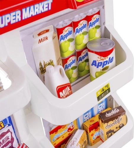 Estantes bien surtidos y alimentos realistas