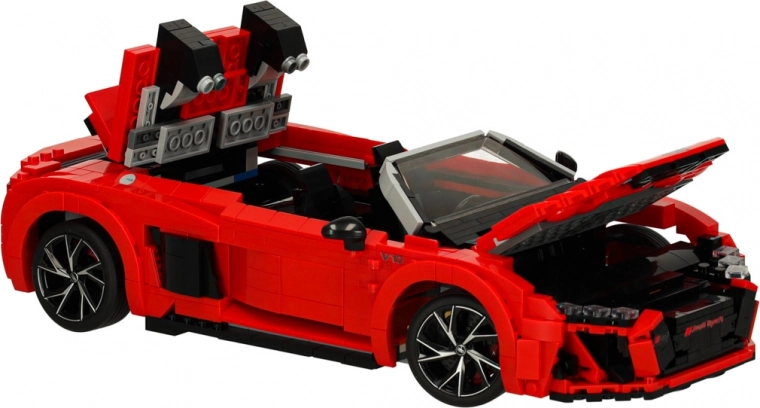 Capó abatible y elementos móviles