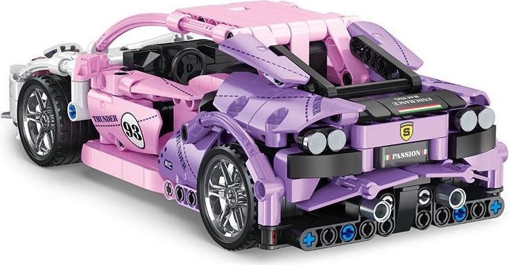 Detalles realistas y diseño de carreras