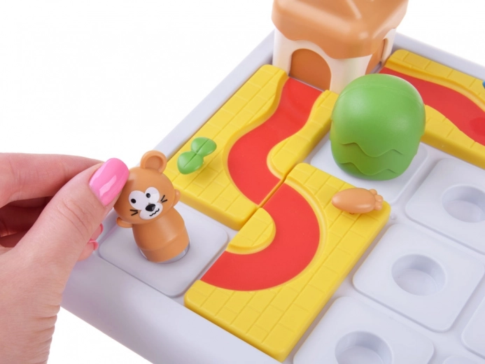 Dos rutas separadas para la ratoncita y el gato