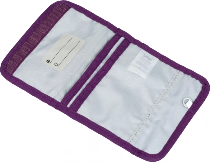 Organización clara y bolsillo con cremallera