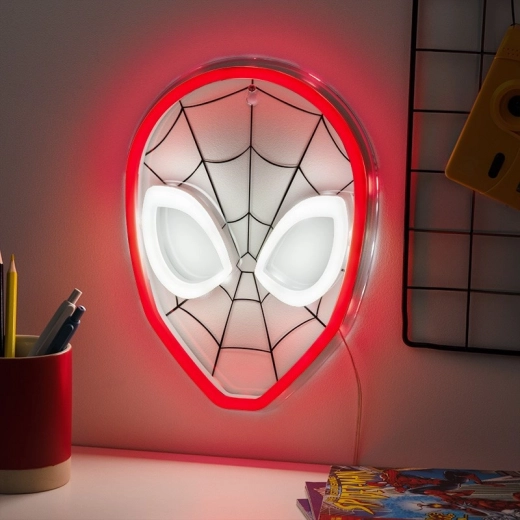 Icónica máscara de SPIDER‑MAN en tu pared