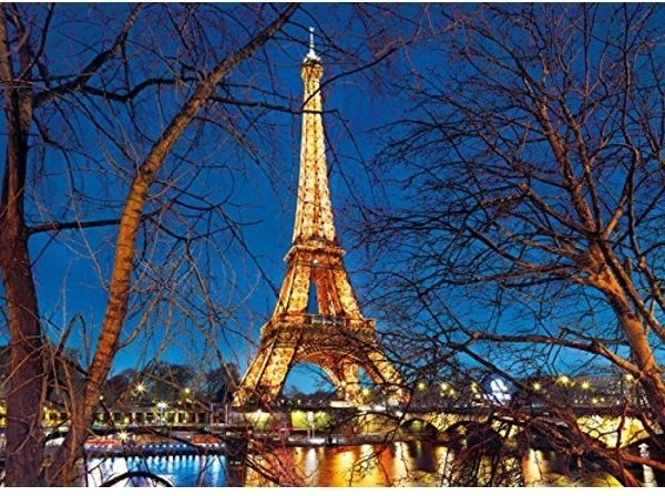 Motivo icónico de París con brillo nocturno