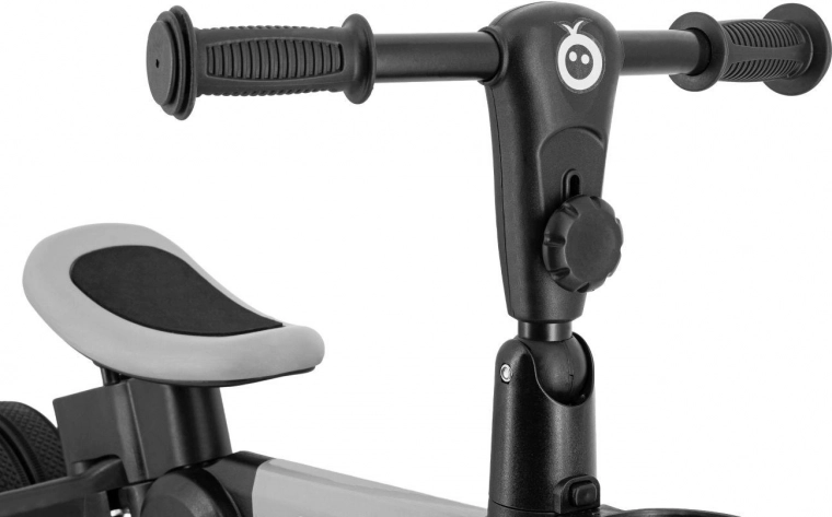 Crece con el niño gracias al asiento ajustable