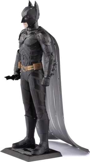 Réplica metálica detallada de BATMAN