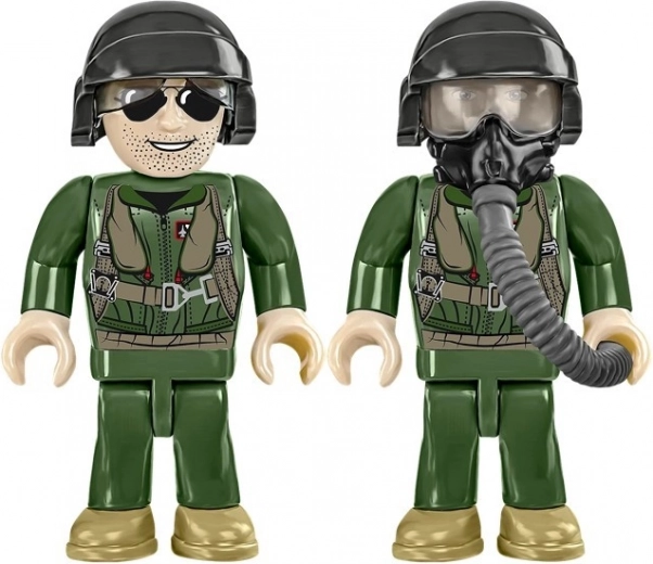 Figuras realistas de pilotos con uniforme militar