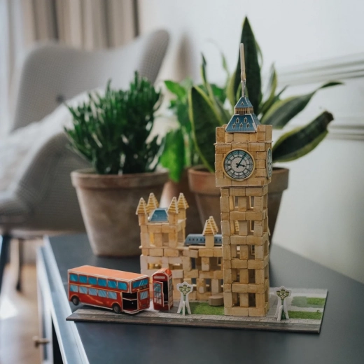 Modelo decorativo con elementos icónicos de Londres