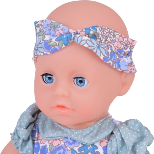 Cierra los ojos al acostarla