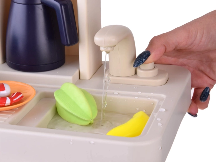 Fregadero funcional con circuito de agua