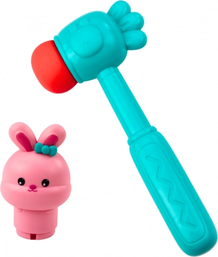 Martillo y conejito para un juego divertido
