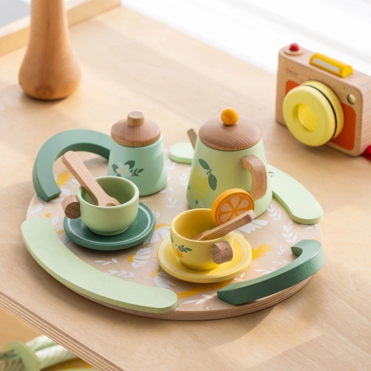 Diseño encantador con motivos frutales y florales