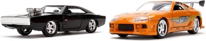 Carrocería metálica, neumáticos de goma