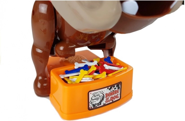 Huesos de colores y cuenco “Beware of the Dog”