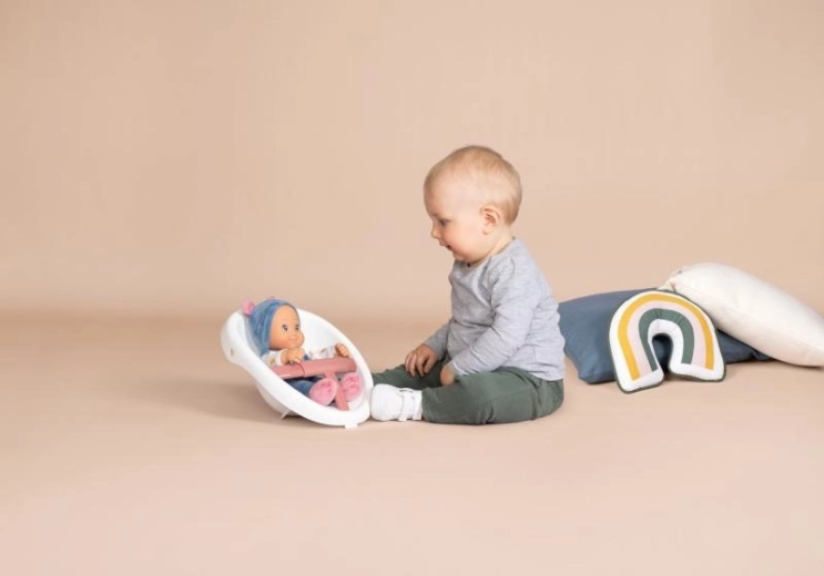 Incluye muñeca Little Smoby de 30 cm