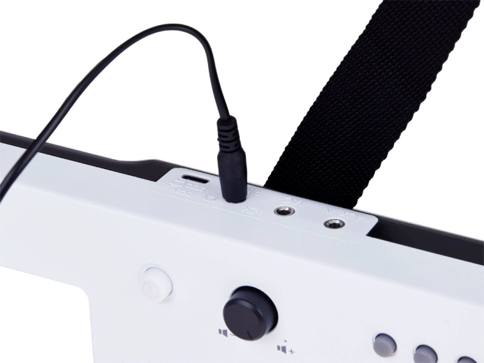 Carga por USB y conectores prácticos