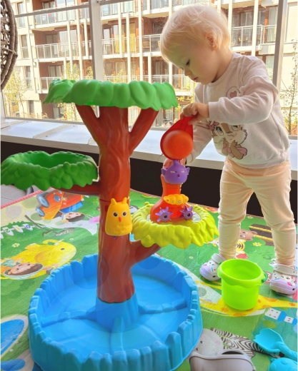 Mesa de agua con forma de árbol