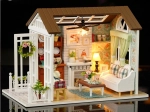 Casita de muñecas de madera: modelo de sala de estar con LED